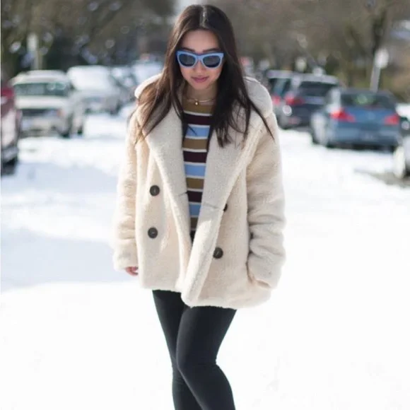 NWT Free People Sherpa Jacket Women’s M Ivory Teddy Coat Oversized & Cozy - Picture 3 of 5